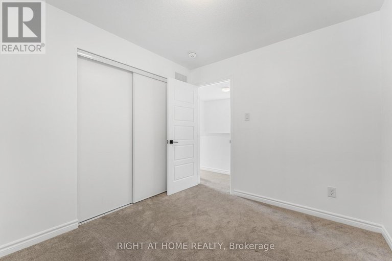 29248169/47-mudminnow-crescent/avalon-west/ottawa/ontario/K4A5H9_36