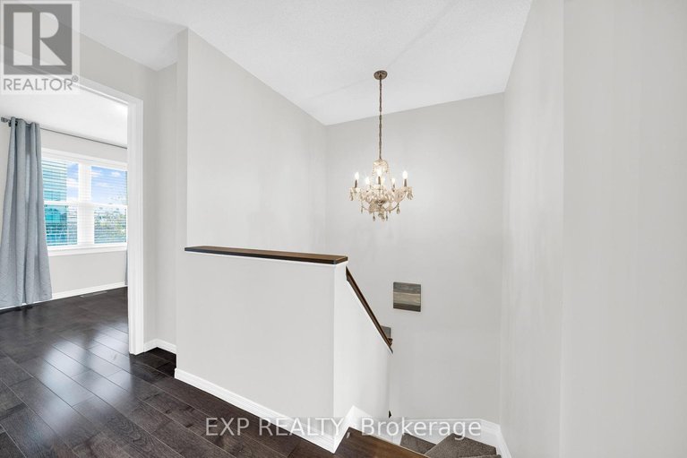 29679088/143-arcola-private/overbrookcastle-heights/ottawa/ontario/K1K4W9_19