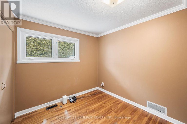 29356167/2414-joliffe-street/hawthorne-meadows/ottawa/ontario/K1G1G9_26