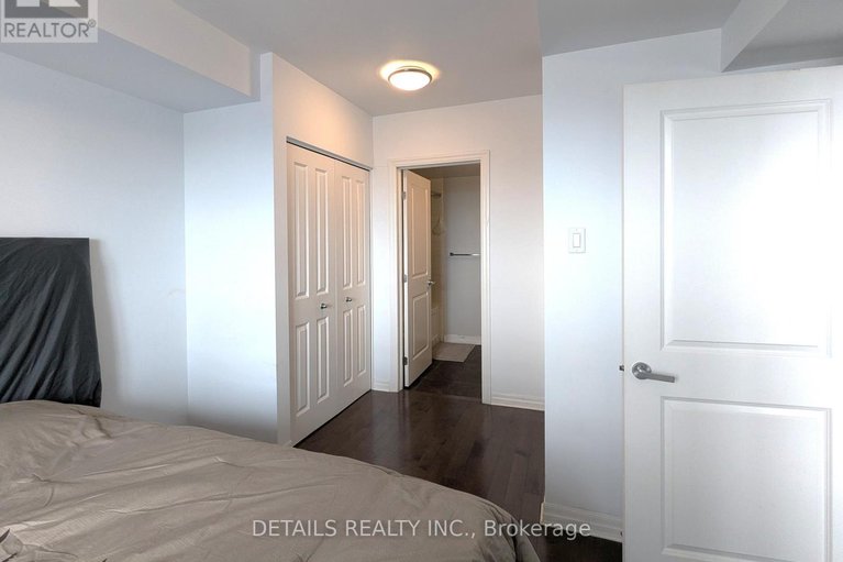 29539473/2102-195-besserer-street/sandy-hill/ottawa/ontario/K1N0B6_17