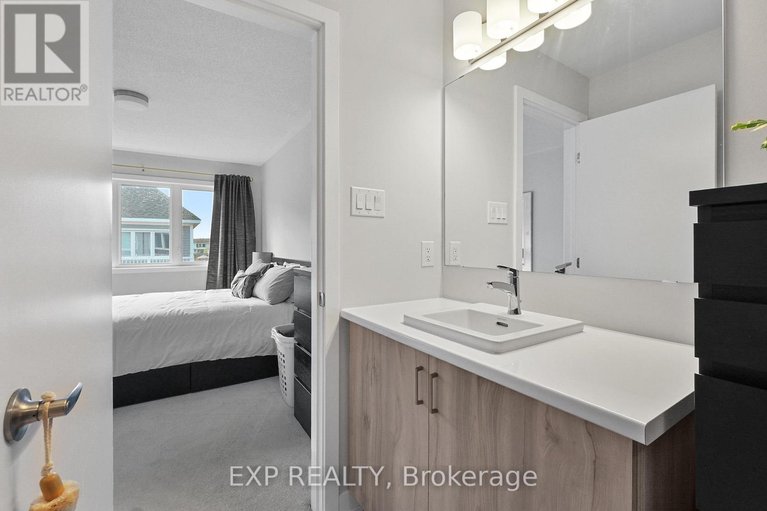 28611838/6323-perth-street/btwn-franktown-rd-fallowfield-rd/ottawa/ontario/K0A2Z0_39