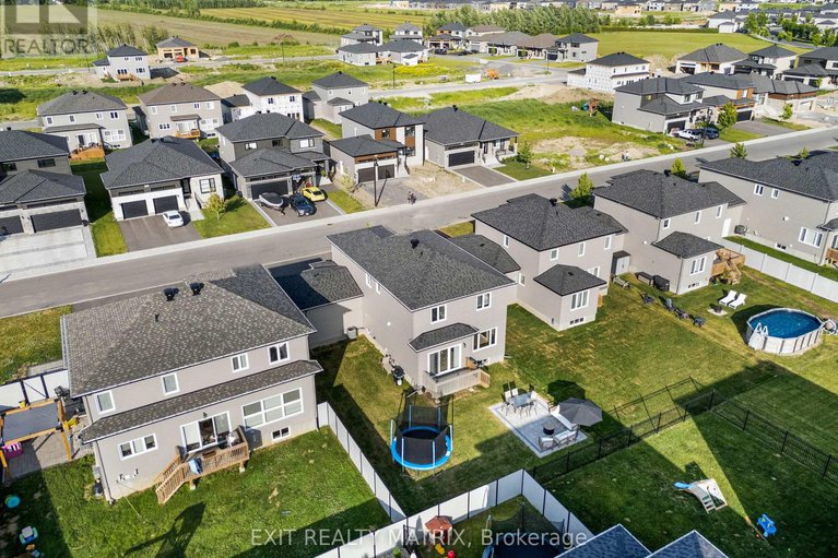 28493432/461-aurora-street/russell-twp/russell/ontario/K4R0L3_30