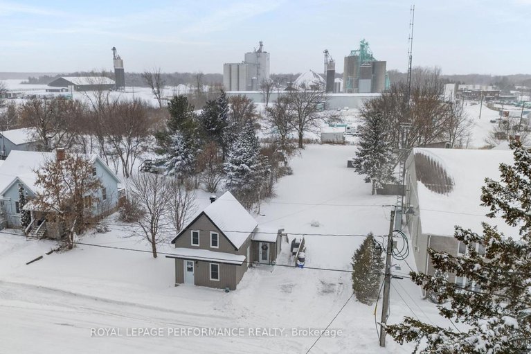 29182653/6-spring-street/maxville/north-glengarry/ontario/K0C1T0_9