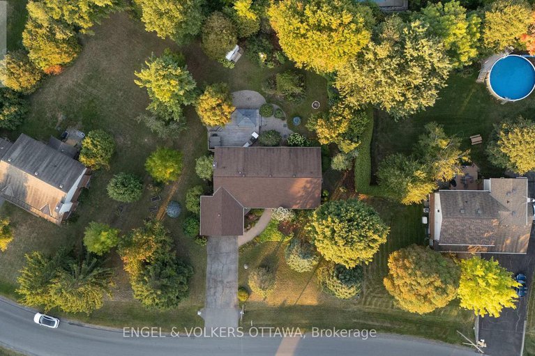 28887714/5233-mclean-crescent/manotick-long-island-nicholls-island/ottawa/ontario/K4M1G1_45