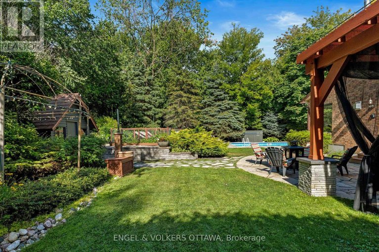 29614401/37-revol-road/merivale-gardens/ottawa/ontario/K2G0B8_38