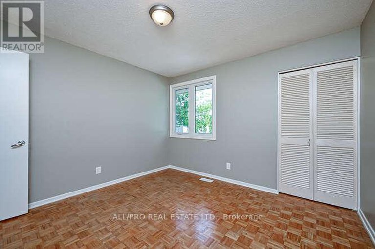 29261422/56-jackson-court/beaverbrook/ottawa/ontario/K2K1B7_22