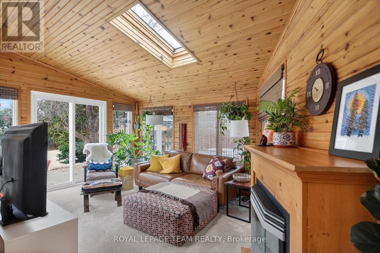 29456628/998-harkness-avenue-avenue/riverside-park/ottawa/ontario/K1V6P2_14