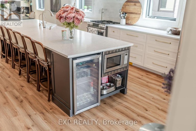 29441745/12-viewmount-drive/meadowlandscrestview/ottawa/ontario/K2G1R5_6