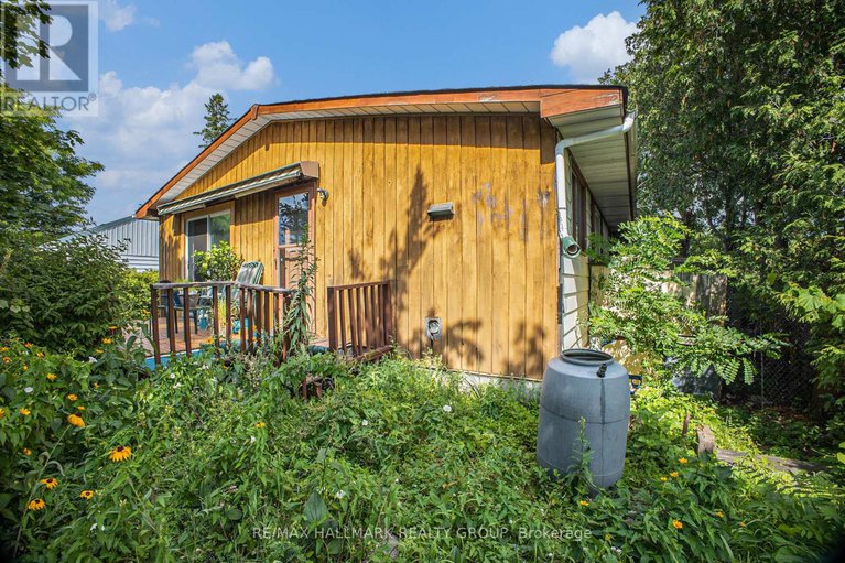 28652469/2639-ayers-avenue/ridgemont/ottawa/ontario/K1V7W7_2