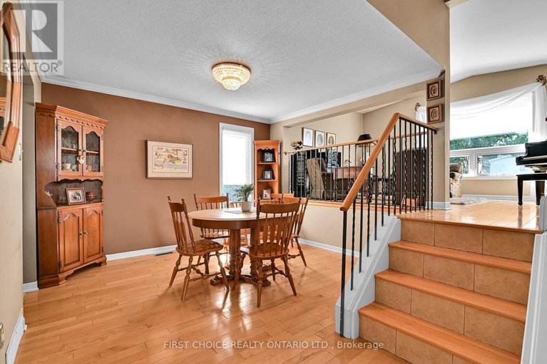 28651586/1631-wainfleet-street/chateauneuf/ottawa/ontario/K1C3G3_11