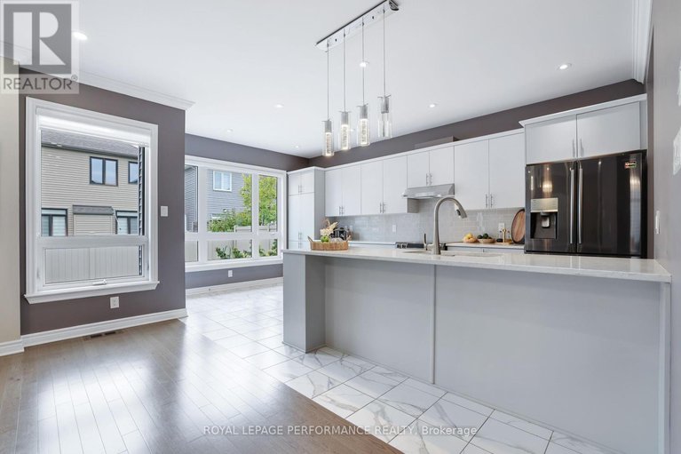 28913501/266-shinleaf-crescent/mer-bleuebradley-estatesanderson-park/ottawa/ontario/K1W0J2_12