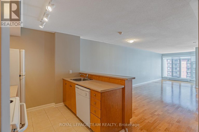 28816590/804-138-somerset-street-w/ottawa-centregolden-triangle/ottawa/ontario/K2P0A3_20