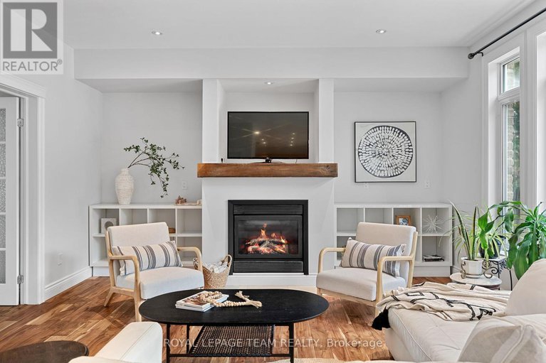 28316771/2377-pine-avenue/manotick-east-to-manotick-station/ottawa/ontario/K4M1B4_13