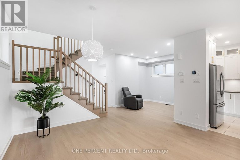 28260931/6487-renaud-road/mer-bleuebradley-estatesanderson-park/ottawa/ontario/K1W0R8_5
