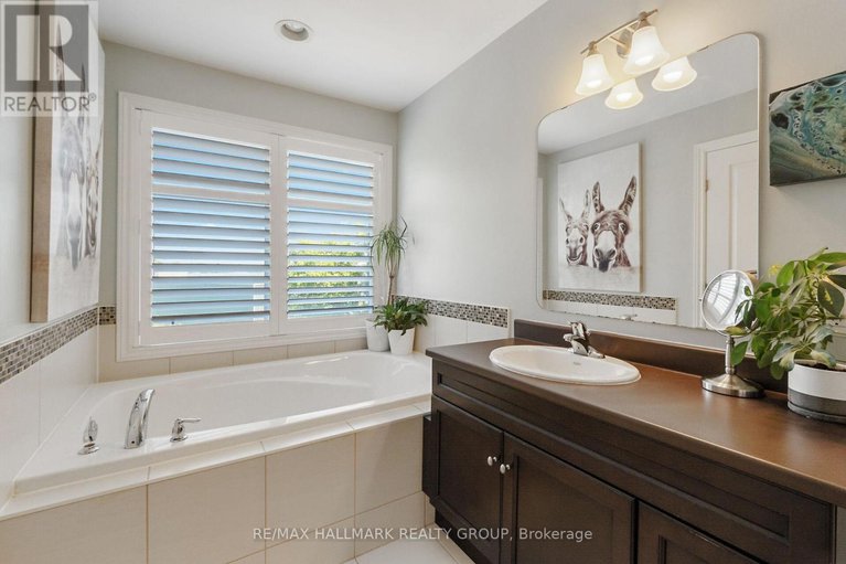 28645082/32-mccooeye-lane/stittsville-central/ottawa/ontario/K2S1B9_29