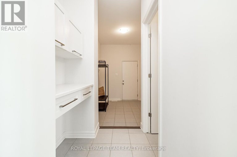 28830744/636-mistwell-lane/riverside-southgloucester-glen/ottawa/ontario/K4M1B2_24