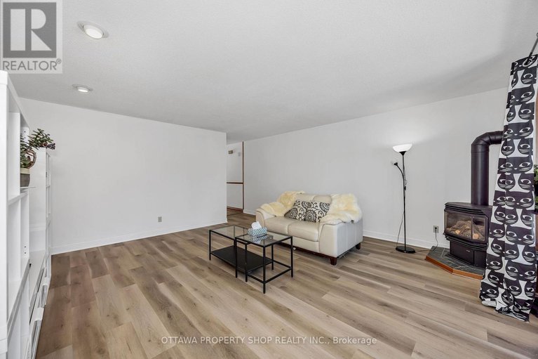 29431768/848-maitland-avenue/mckellar-heightsglabar-park/ottawa/ontario/K2A2S3_9