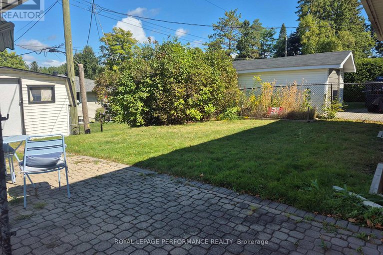 29035892/2529-roman-avenue/queensway-terrace-north/ottawa/ontario/K2B7X8_39
