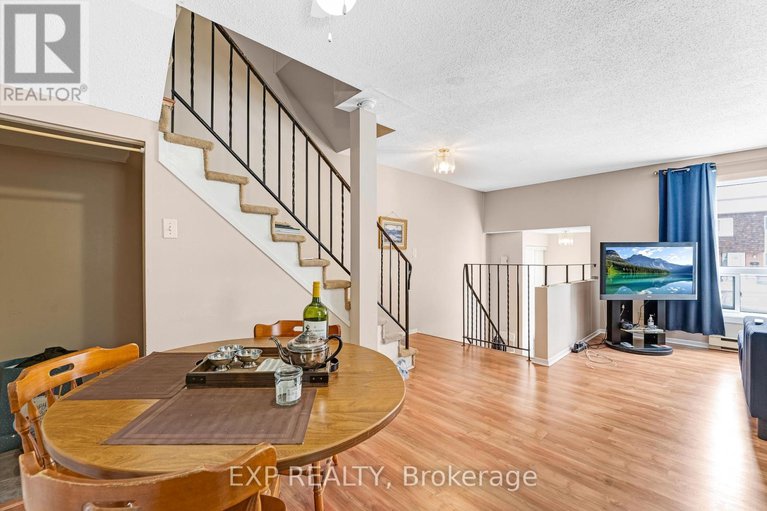 29415579/52-44a-woodvale-green/craig-henrywoodvale/ottawa/ontario/K2G4H4_7