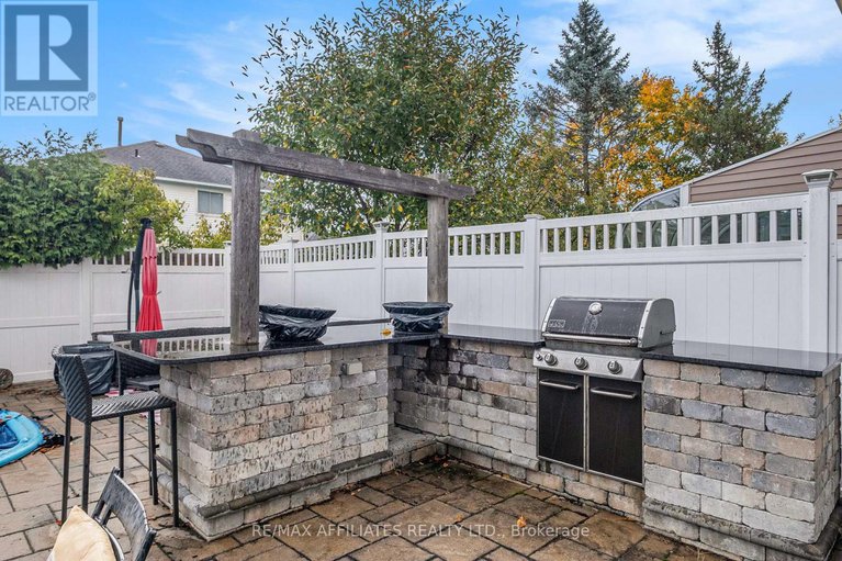 29027617/1315-prestone-drive/bilberry-creekqueenswood-heights/ottawa/ontario/K1E2Z2_27