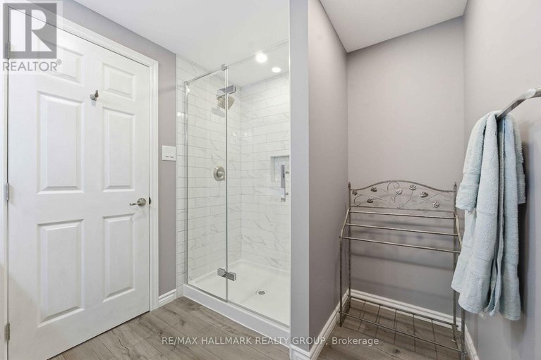 29399472/84-chanonhouse-drive/richmond/ottawa/ontario/K0A2Z0_32