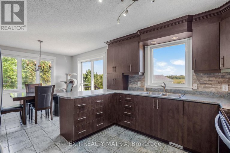 28746056/1526-sandy-hill-road/champlain-twp/champlain/ontario/K6A2R2_13