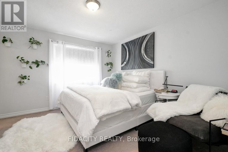 28749248/111-gelderland-private/emerald-meadowstrailwest/ottawa/ontario/K2V0H8_14