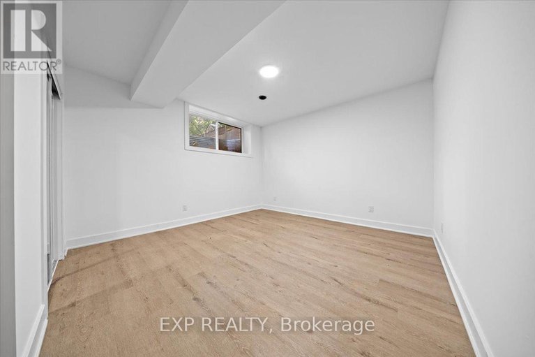 28608355/43-st-claire-avenue/meadowlandsst-claire-gardens/ottawa/ontario/K2G2A1_43