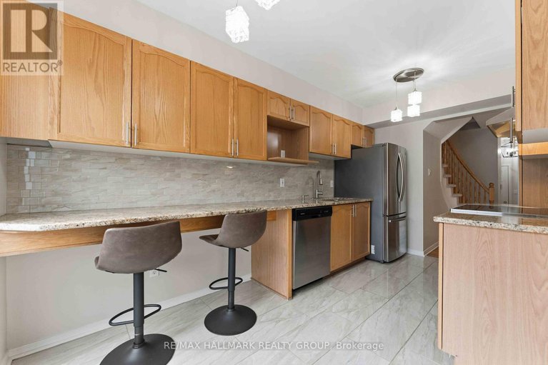 29024114/1072-brasseur-crescent/fallingbrookgardenway-south/ottawa/ontario/K4A5A1_13