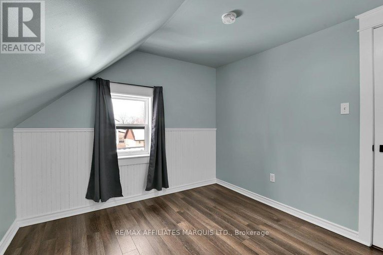 29404761/70-augusta-street/morrisburg/south-dundas/ontario/K0C1X0_17