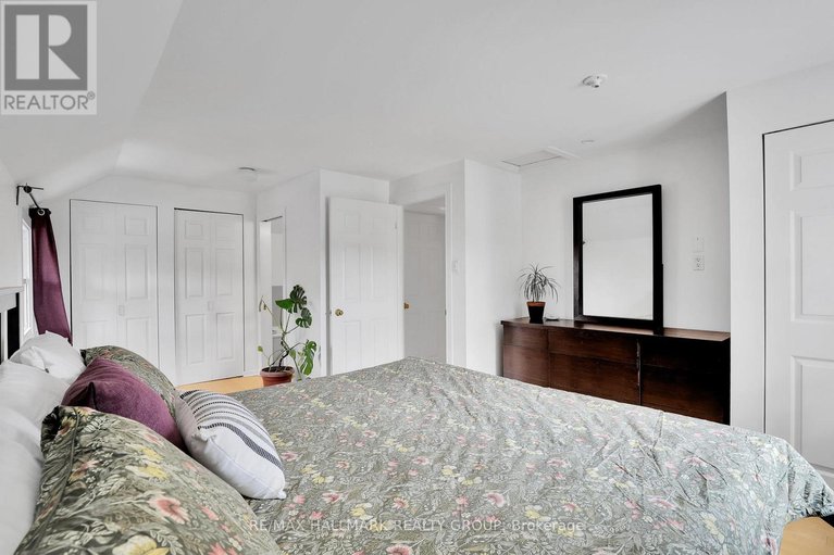 29565294/105-queen-mary-street/overbrookcastle-heights/ottawa/ontario/K1K1X4_26