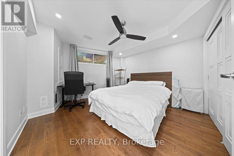 29043972/18-ivylea-street/craig-henrywoodvale/ottawa/ontario/K2G4X5_37