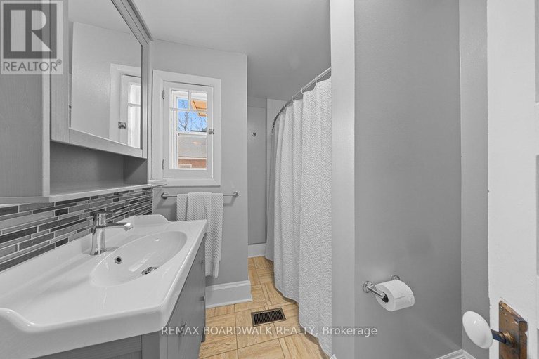 29606717/30-emily-street/carleton-place/carleton-place/ontario/K7C1S2_25