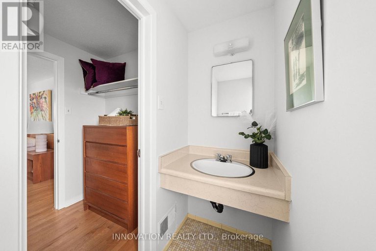 28793840/1867-dorset-drive/playfair-park/ottawa/ontario/K1H5T9_22