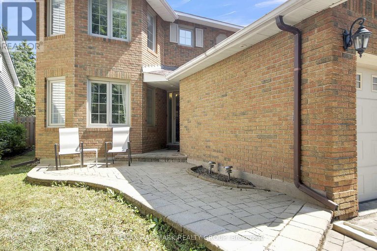 28723608/1661-kindersley-avenue/chateauneuf/ottawa/ontario/K1C4V4_3