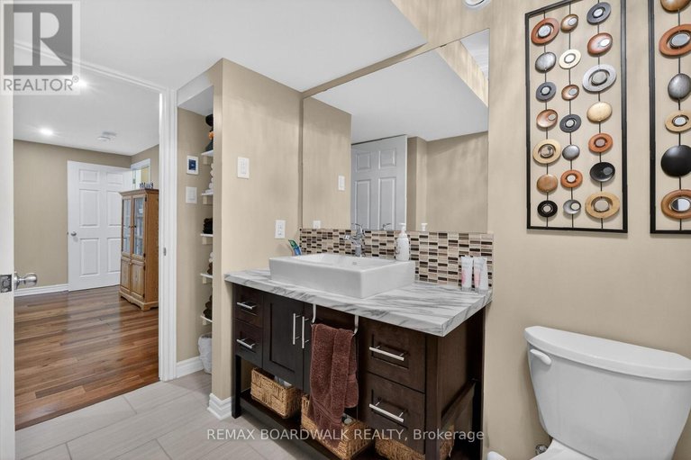 29627313/241-denali-way/stittsville-north/ottawa/ontario/K2S0N1_39