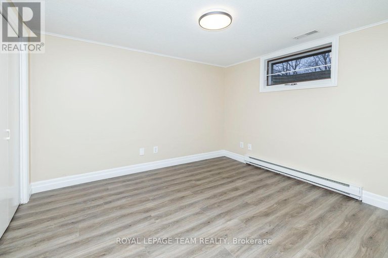 28822085/1245-fairway-drive/manotick-south-to-roger-stevens/ottawa/ontario/K4M1B3_26