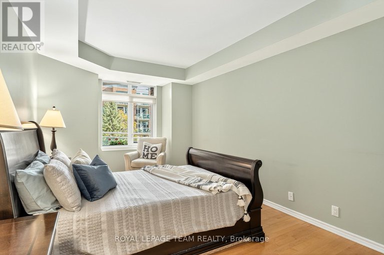 29430008/230-205-bolton-street/lower-townbyward-market/ottawa/ontario/K1N1K7_27