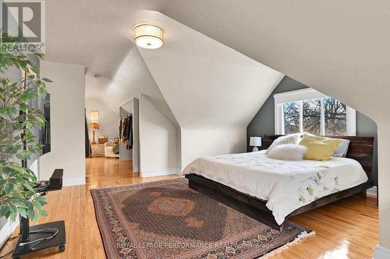28237794/328-pleasant-park-road/alta-vistafaircrest-heights/ottawa/ontario/K1H5M8_16