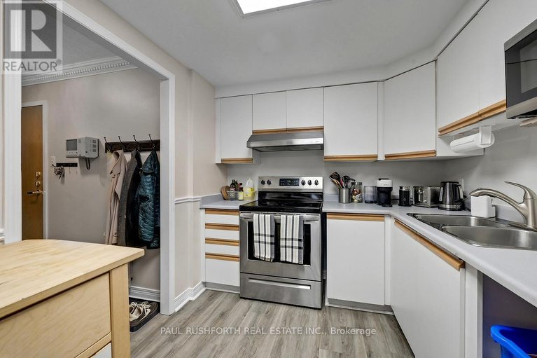 29507377/202-939-north-river-road/overbrook/ottawa/ontario/K1K3V2_15