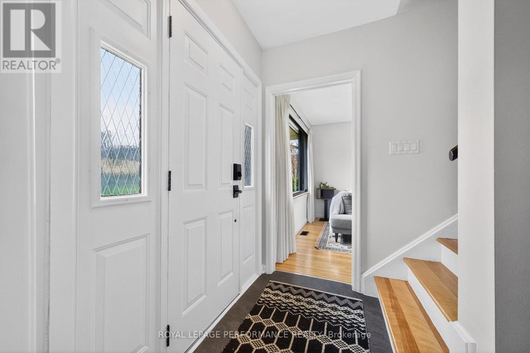 29685309/1948-othello-avenue/elmvale-acresurbandale/ottawa/ontario/K1G2A4_5