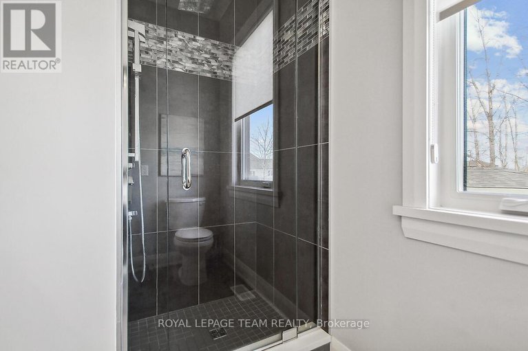 28941277/525-leimerk-court/manotick-village-manotick-estates/ottawa/ontario/K4M0B2_32