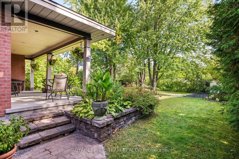 28906367/1601-apeldoorn-avenue/carleton-heights/ottawa/ontario/K2C1V4_31