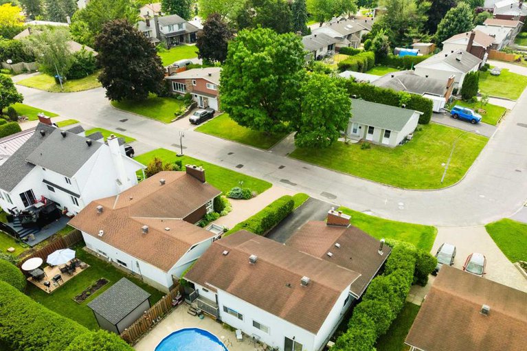 28463619/1881-greenacre-crescent/beacon-hill-south/ottawa/ontario/K1J6S7_32