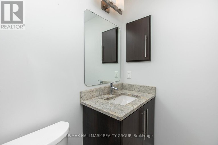 29527057/807-238-besserer-street/sandy-hill/ottawa/ontario/K1N6B1_13