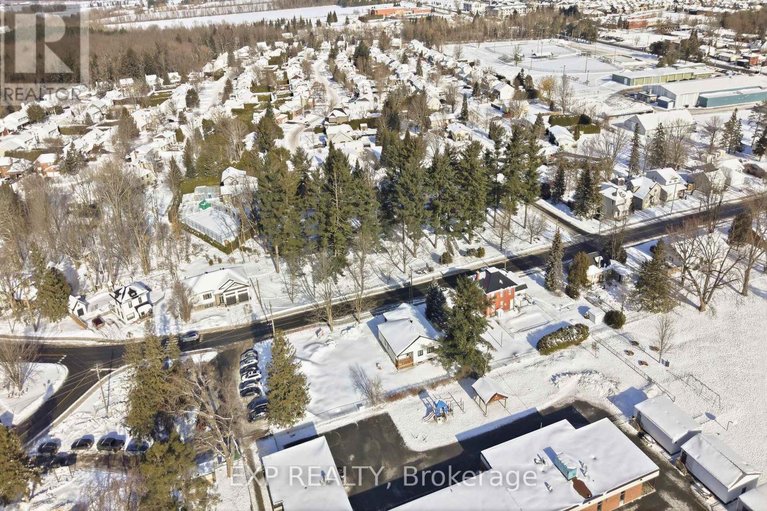 29612429/53-craig-street/village-of-russell/russell/ontario/K4R1A6_37