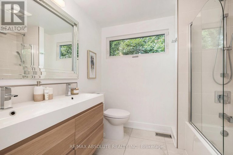 28419529/160-begonia-avenue/applewood-acres/ottawa/ontario/K1H6E4_21