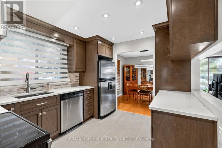 28966380/1816-applegrove-court/beacon-hill-south/ottawa/ontario/K1J6S5_15