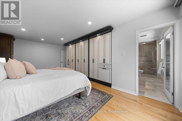 29548999/33-okanagan-drive/bruce-farmgraham-parkqualicumbellands/ottawa/ontario/K2H7E9_30