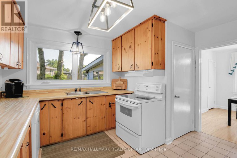 28890244/23-elvina-street/cardinal-heights/ottawa/ontario/K1J7L2_9